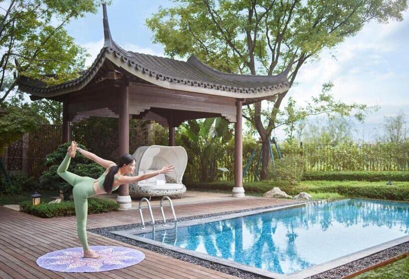 ویلای 3 خوابه, Song Hotel Kunming Dianchi