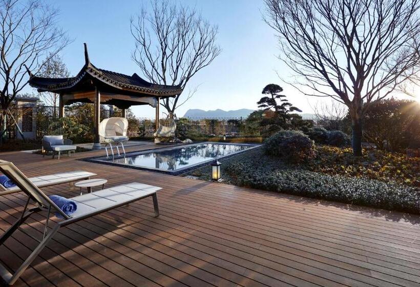 Вилла 3 Спальни, Song Hotel Kunming Dianchi