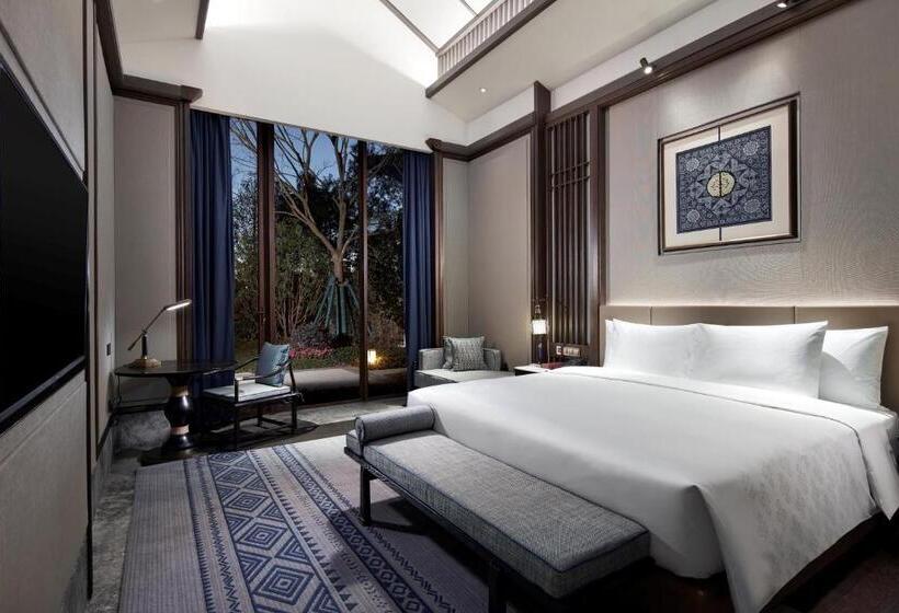 ویلای 3 خوابه, Song Hotel Kunming Dianchi