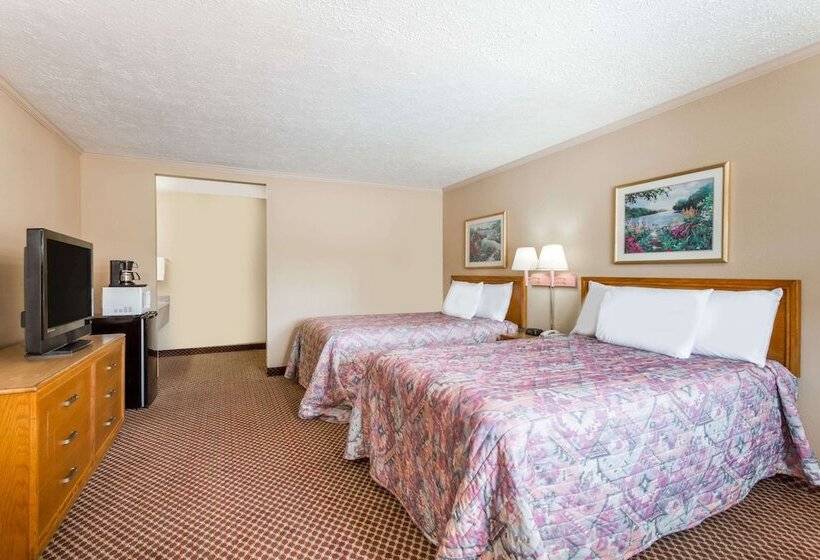 Номер Стандарт 2 Двуспальные Кровати, Travelodge By Wyndham Ridgeway Martinsville Area