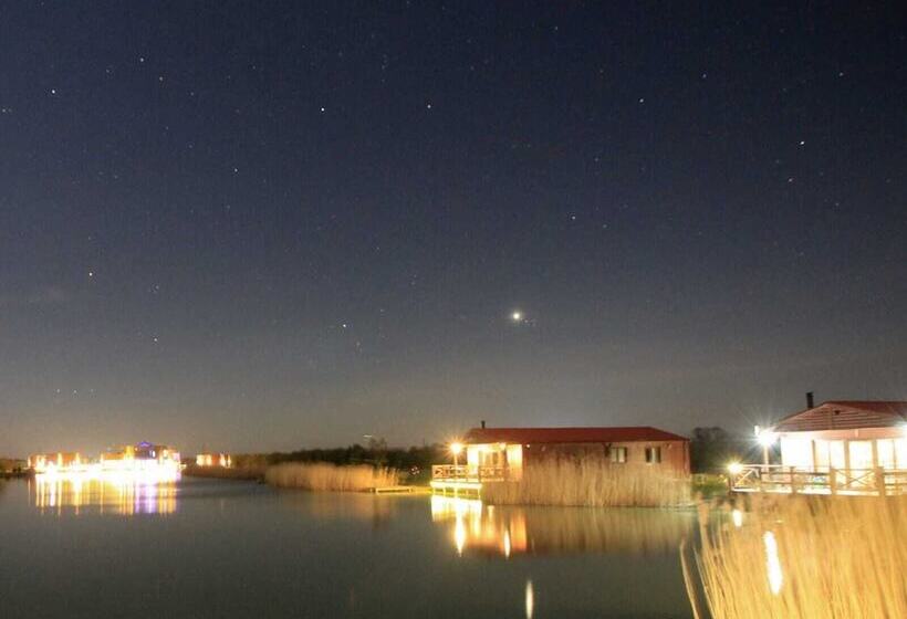 Апартаменты Комфорт 1 Спальня, Lakeside Fishing Lodges