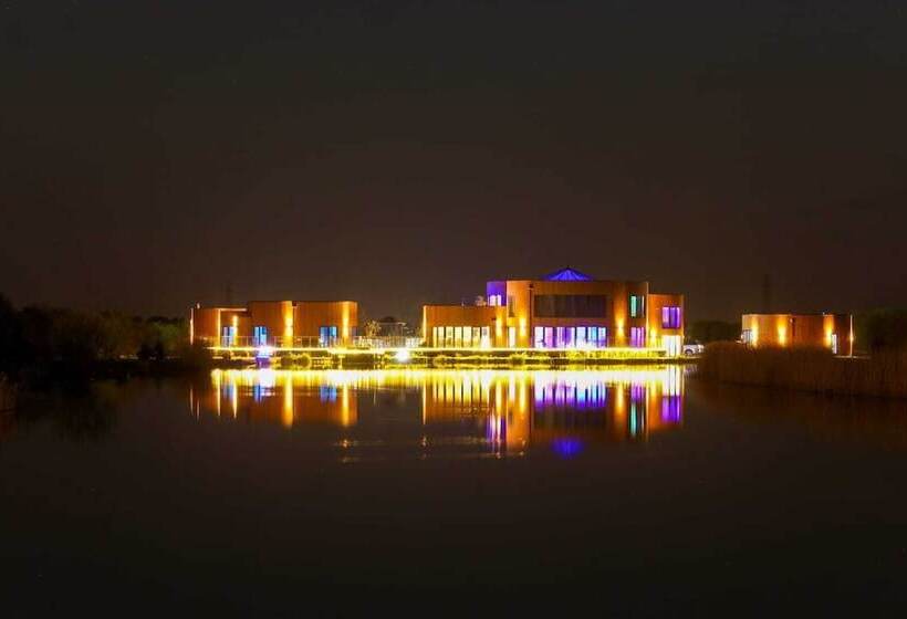 Апартаменты Комфорт 1 Спальня, Lakeside Fishing Lodges