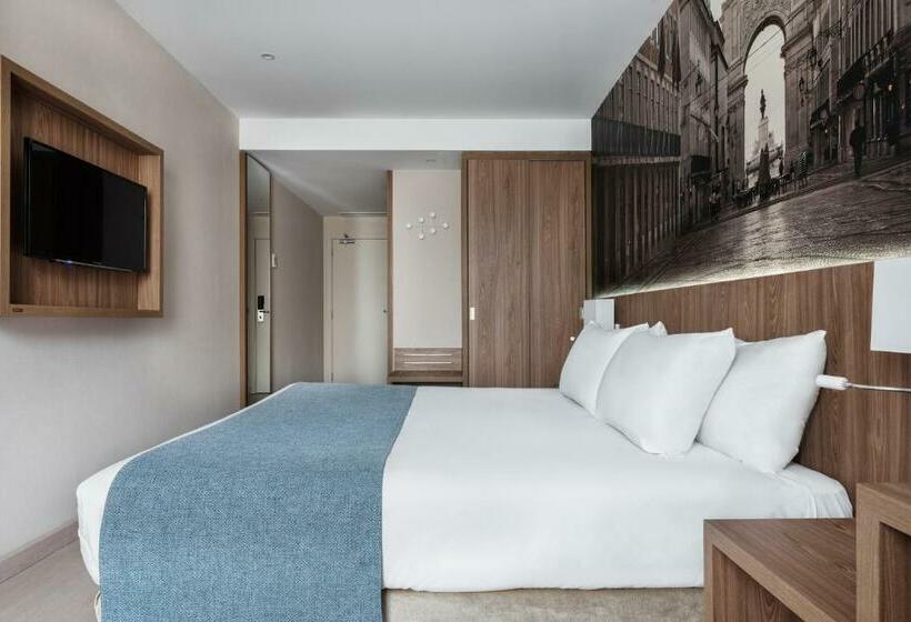 Quarto Estandar, Exe Saldanha