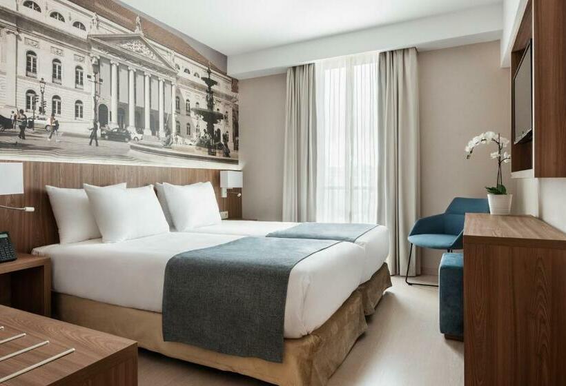 Quarto Estandar, Exe Saldanha