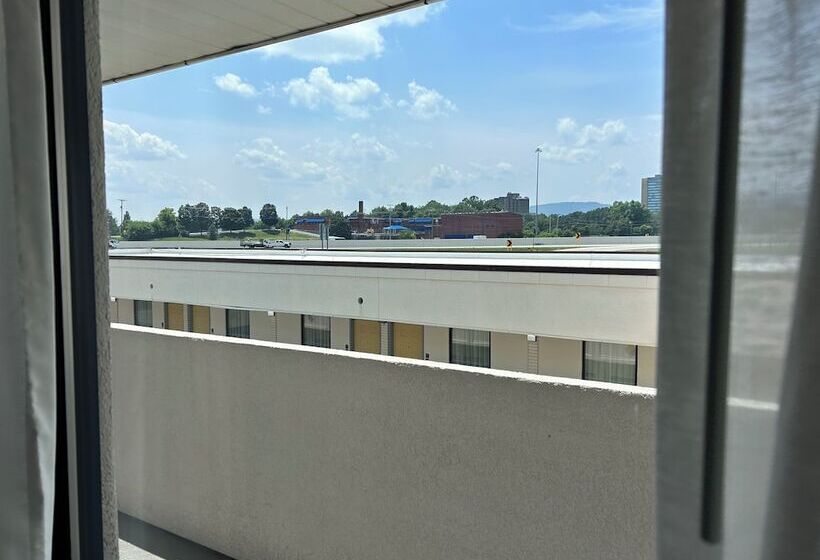 Standaardkamer met 2 Tweepersoonsbedden, Bo, A Days Inn By Wyndham Chattanooga Downtown