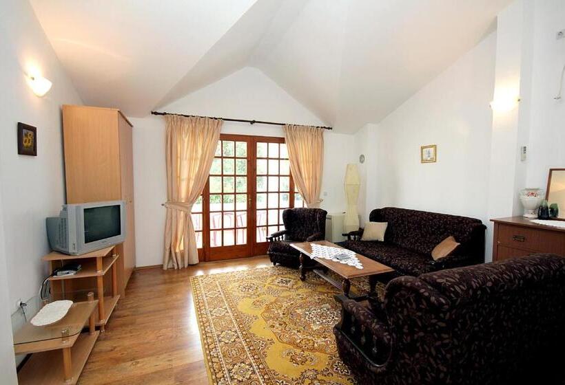 استودیو استاندارد با چشم‌انداز باغ, Guesthouse Drašković