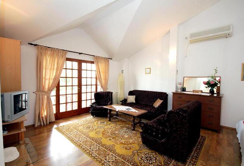 استودیو استاندارد با چشم‌انداز باغ, Guesthouse Drašković