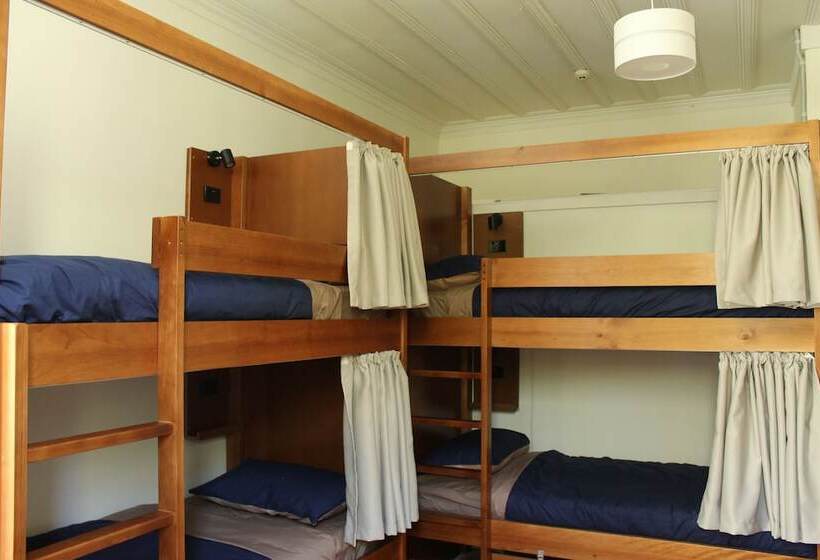 Vuode Makuusalissa, Haka Lodge Ponsonby   Hostel