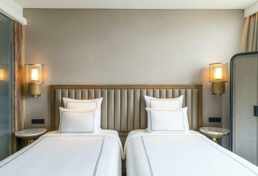 Номер Стандарт, Swissotel Jakarta Pik Avenue