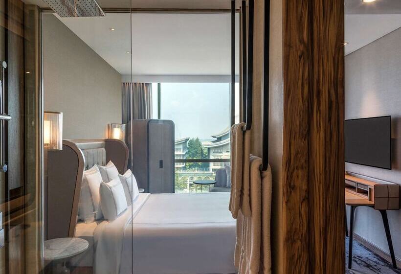 Номер Премиум, Swissotel Jakarta Pik Avenue