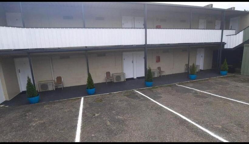 家庭间, Mt Lyell Motor Inn
