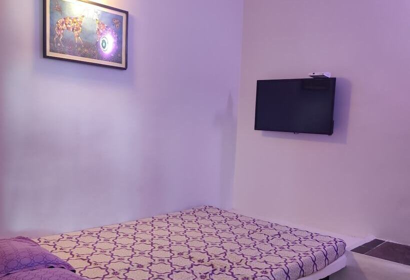 Economy Room, Rajalakshmi Guest House