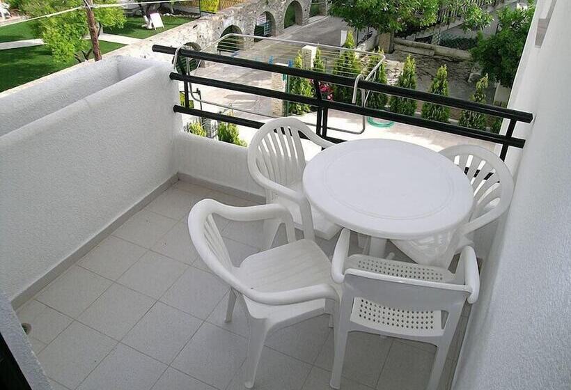 Четырехместный Номер Стандарт, Kamares Apartments εε