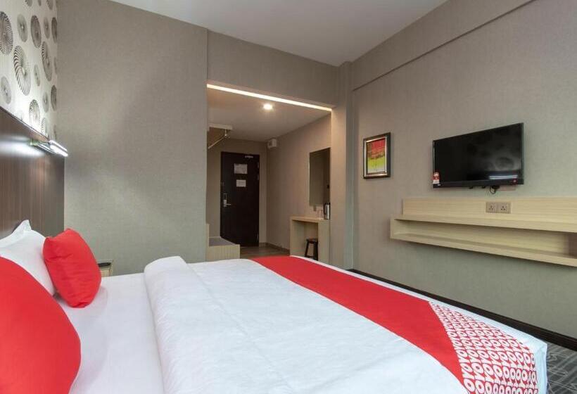Номер Deluxe Кровать Кинг, Regent Hotel By Oyo Rooms