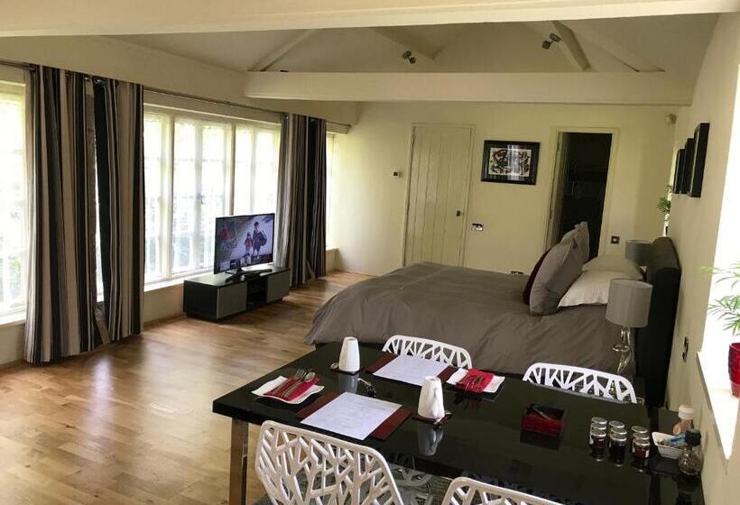 Люкс Повышенной Комфортности, Hemples Lodge