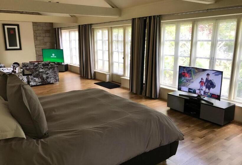 Люкс Повышенной Комфортности, Hemples Lodge
