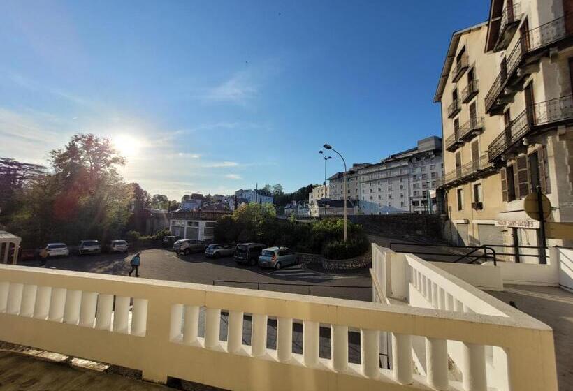 Семейный Номер, Hôtel Marquette