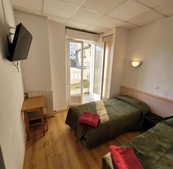 Семейный Номер, Hôtel Marquette