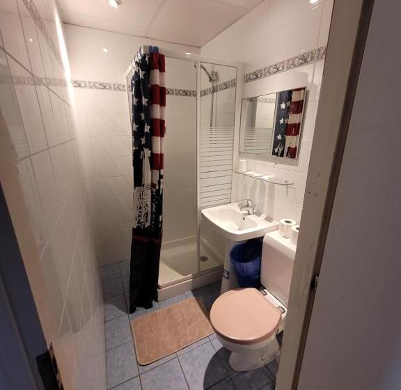 Четырехместный Номер Стандарт, Hôtel Marquette