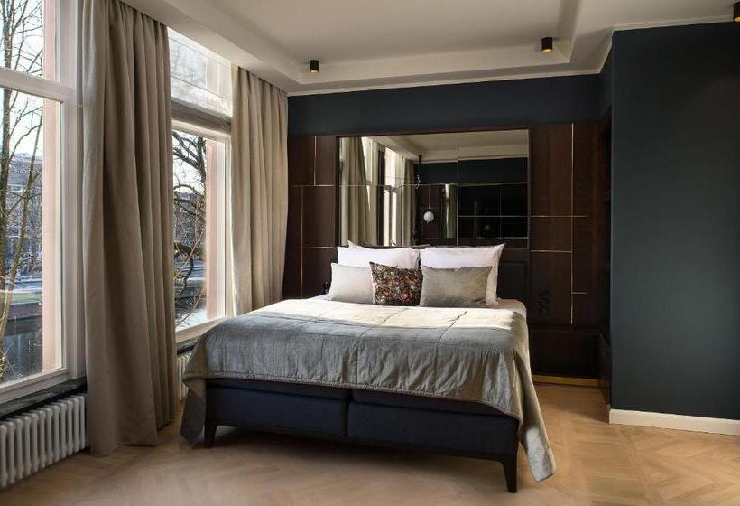 발코니가 있는 스위트, Spinoza Suites