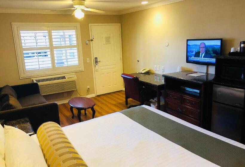스탠다드 룸 킹사이즈 침대, Dynasty Suites