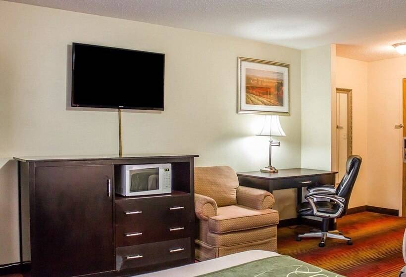 Номер Стандарт 2 Двуспальные Кровати, Rodeway Inn Macarthur Airport