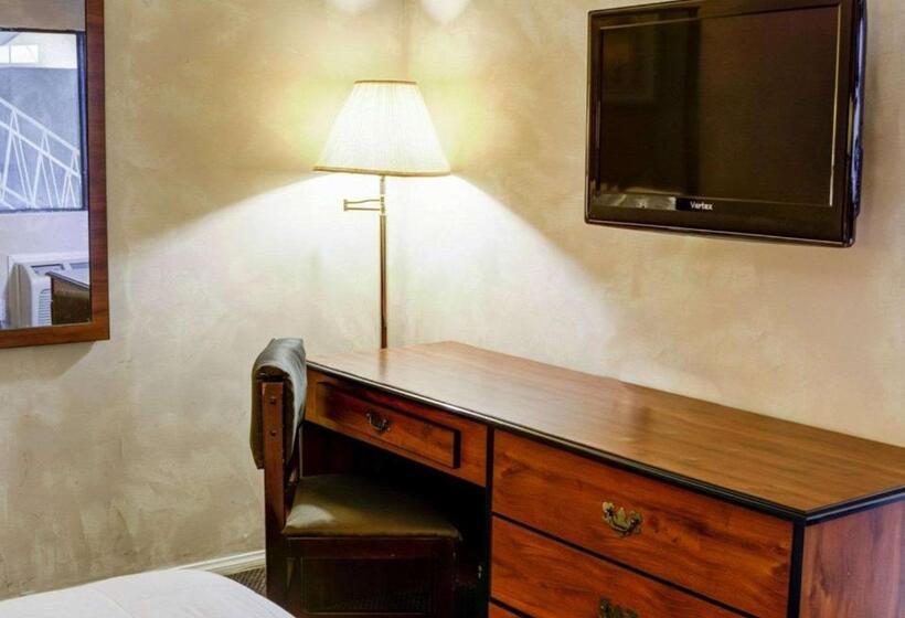 适合残疾人士使用的带超级大床的标准间, Rodeway Inn Near Venice Beach