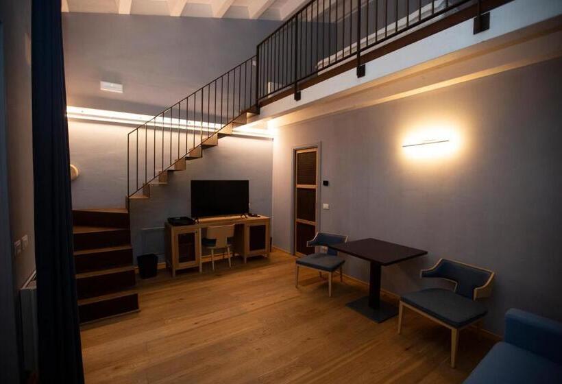 Полулюкс, Ballium Luxury Relais