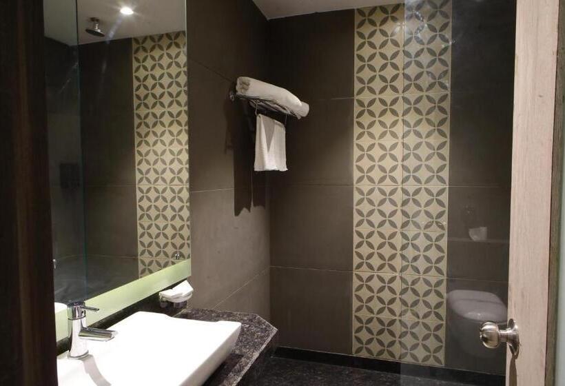 اتاق استاندارد با چشم‌انداز باغ, Kingston Resort