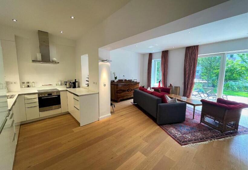침실 1개 디럭스 아파트, Deluxe Apartments Christina 120 M² Im Design Hotel Vosteen