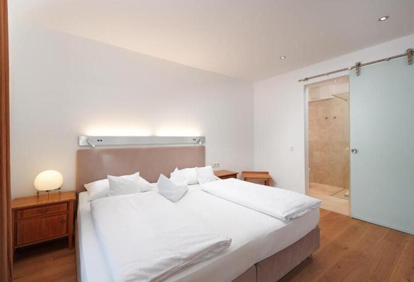 침실 1개 발코니 아파트, Deluxe Apartments Christina 120 M² Im Design Hotel Vosteen
