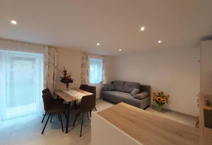 Апартаменты 1 Спальня Нижний Этаж, Laudach Inn