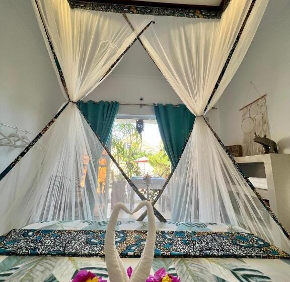 استودیو استاندارد با چشم‌انداز استخر, Gadea Boutique Hotel& Gadea Garden Italian Restaurant