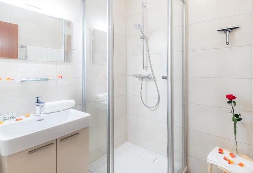 اتاق استاندارد یک تخته با بالکن, Aparthotel Klopeinersee