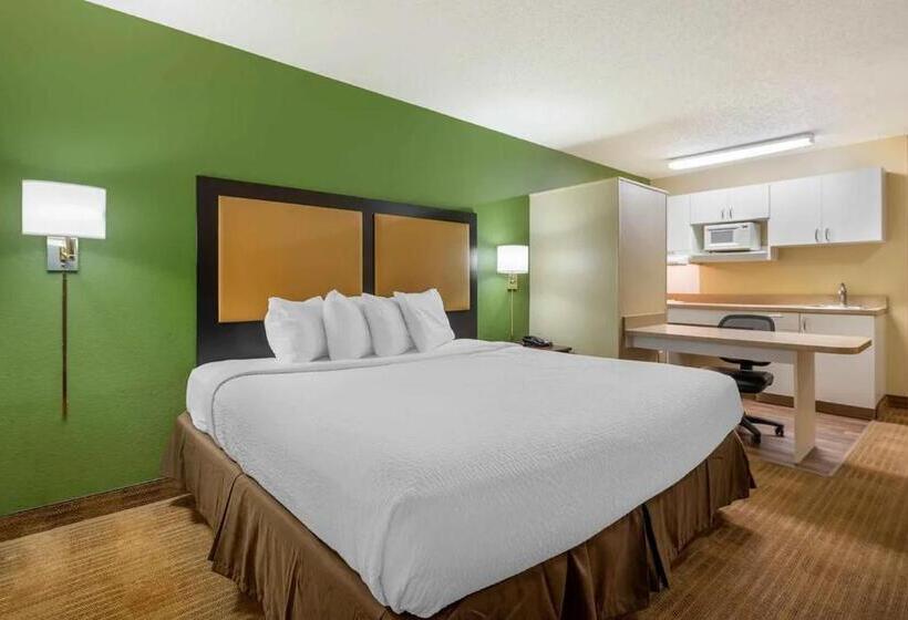 Люкс Кровать Кинг, Suburban Studios Columbus North