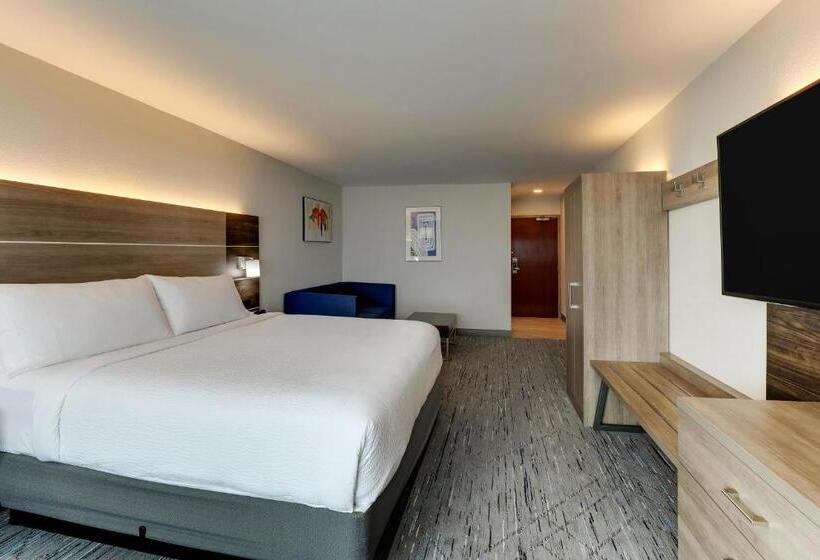 キングサイズベッドのスイートルーム, Holiday Inn Express Kenner   New Orleans Airport, An Ihg
