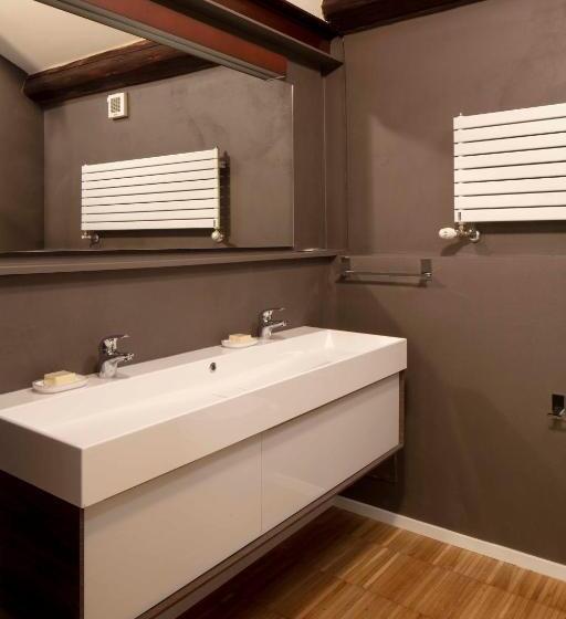 Chambre Deluxe, Mitodea  Residenza D Epoca