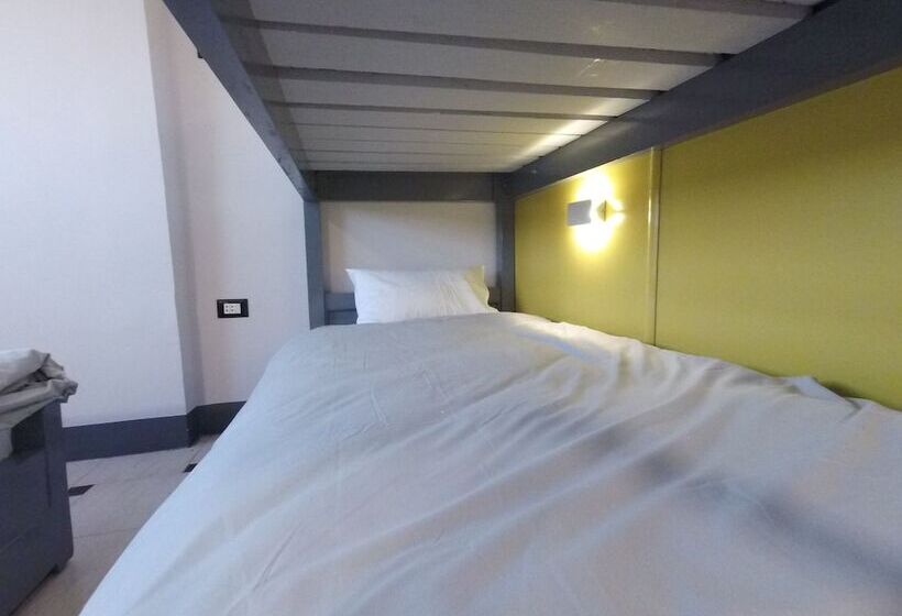 اتاق استاندارد سه نفره, Dahab Hostel
