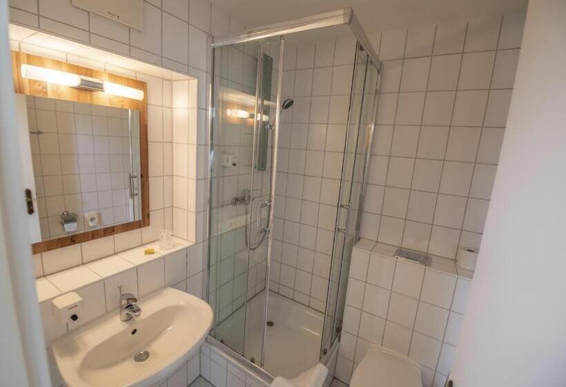 Номер Стандарт, Pension Achtern Wieck