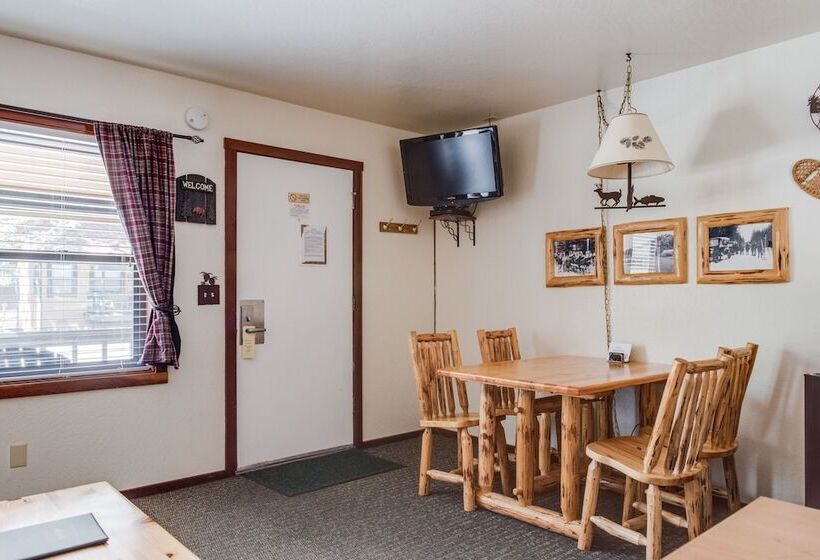 컴포트 스튜디오, Franciscan Lodge