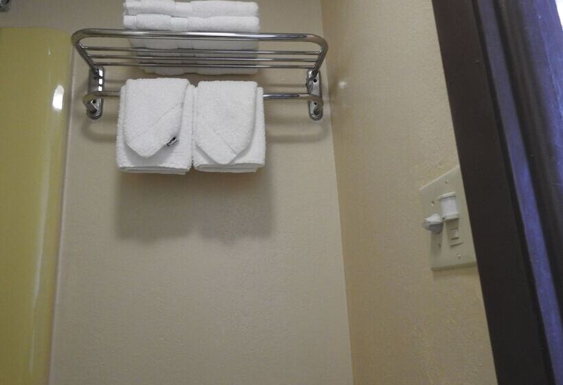 Номер Стандарт 2 Двуспальные Кровати, Relax Inn