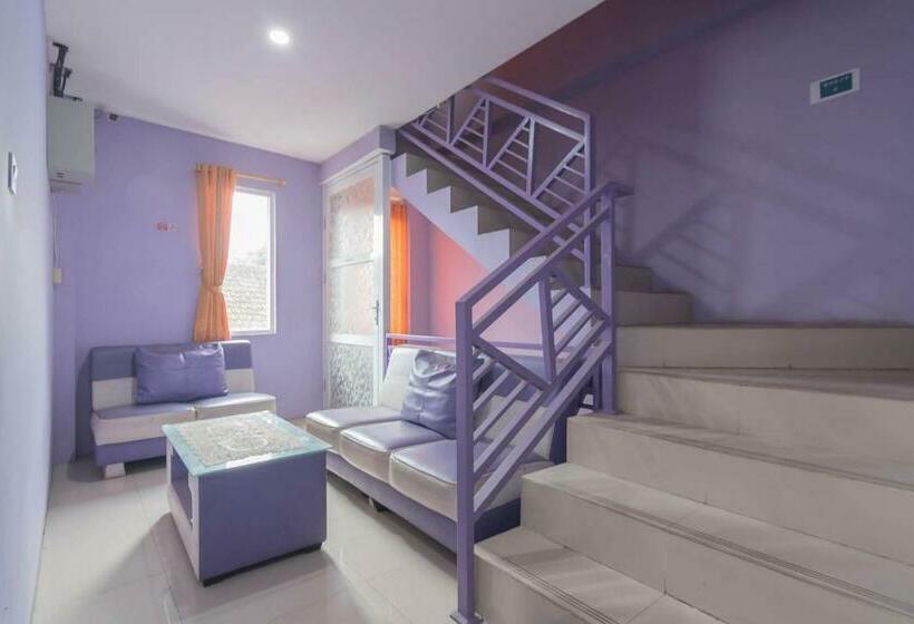 Номер Стандарт, Reddoorz @ Gatot Subroto Street Bandung 3