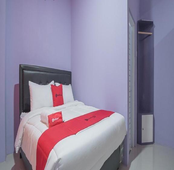 Номер Стандарт, Reddoorz @ Gatot Subroto Street Bandung 3
