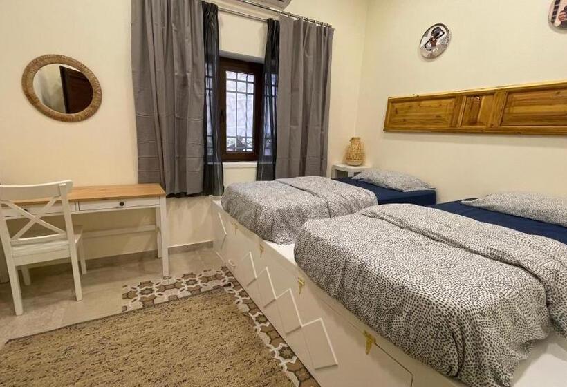 اتاق استاندارد, Carob Hostel