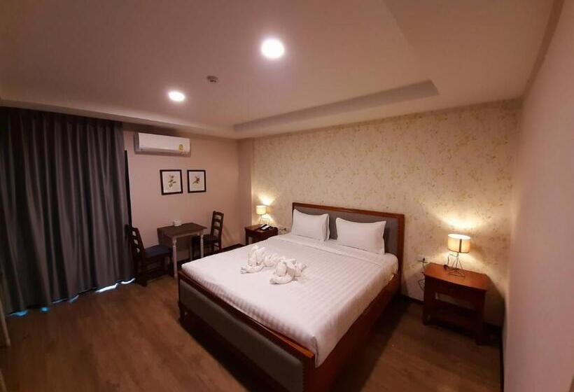 اتاق لوکس با تخت بزرگ, J.p.grand