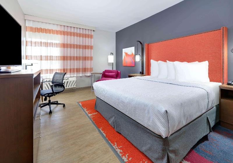 Номер Deluxe, La Quinta Inn & Suites By Wyndham Lakeway