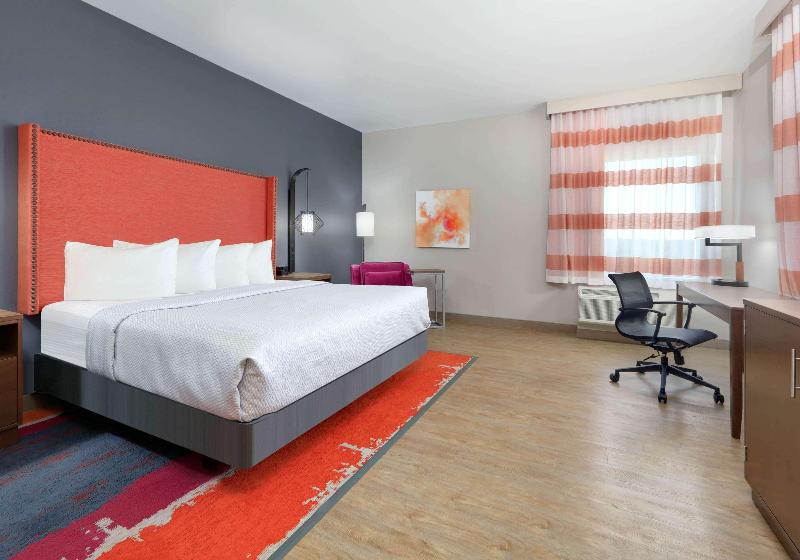 Номер Стандарт, La Quinta Inn & Suites By Wyndham Lakeway