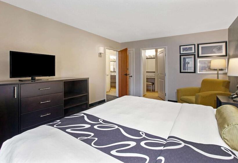 스위트, La Quinta Inn & Suites By Wyndham Detroit Metro Airport