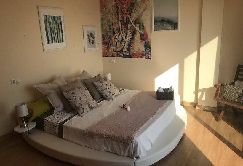 バス共有のスタンダードルーム, Rooms In Seafront Villa