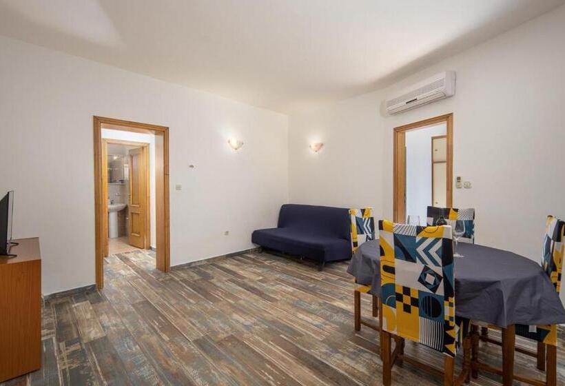آپارتمان 2 خوابه, Apartments Lapida